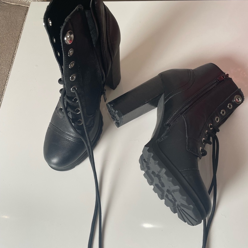 Also Lace up Waffle Sole Bootie Black Size 9